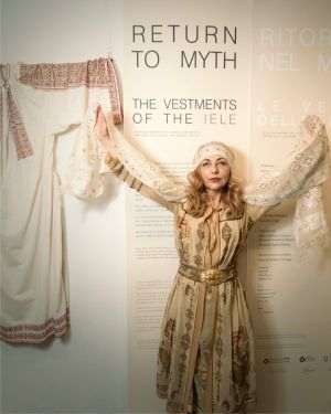 Cămaşa tradiţională şi mitologia feminină, într-un dialog european